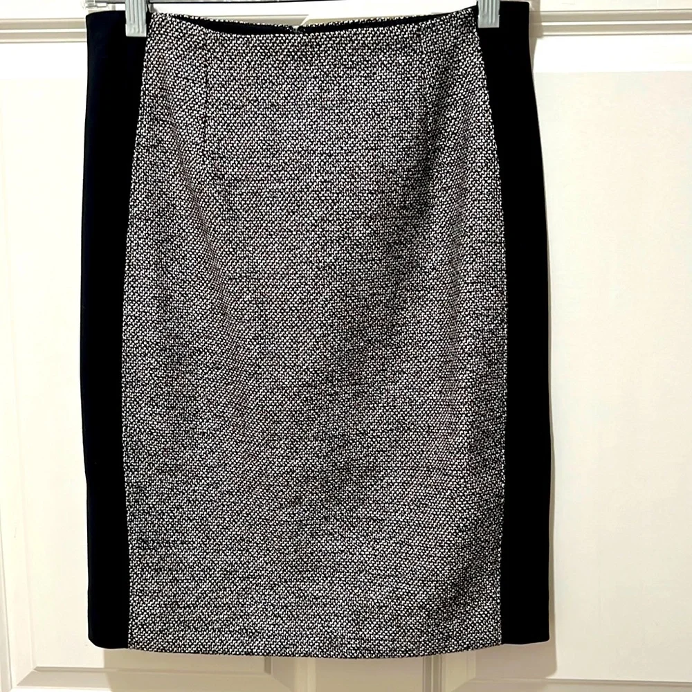 Matching Set: Skirt (Blazer listed separately) - Picture 2 of 9